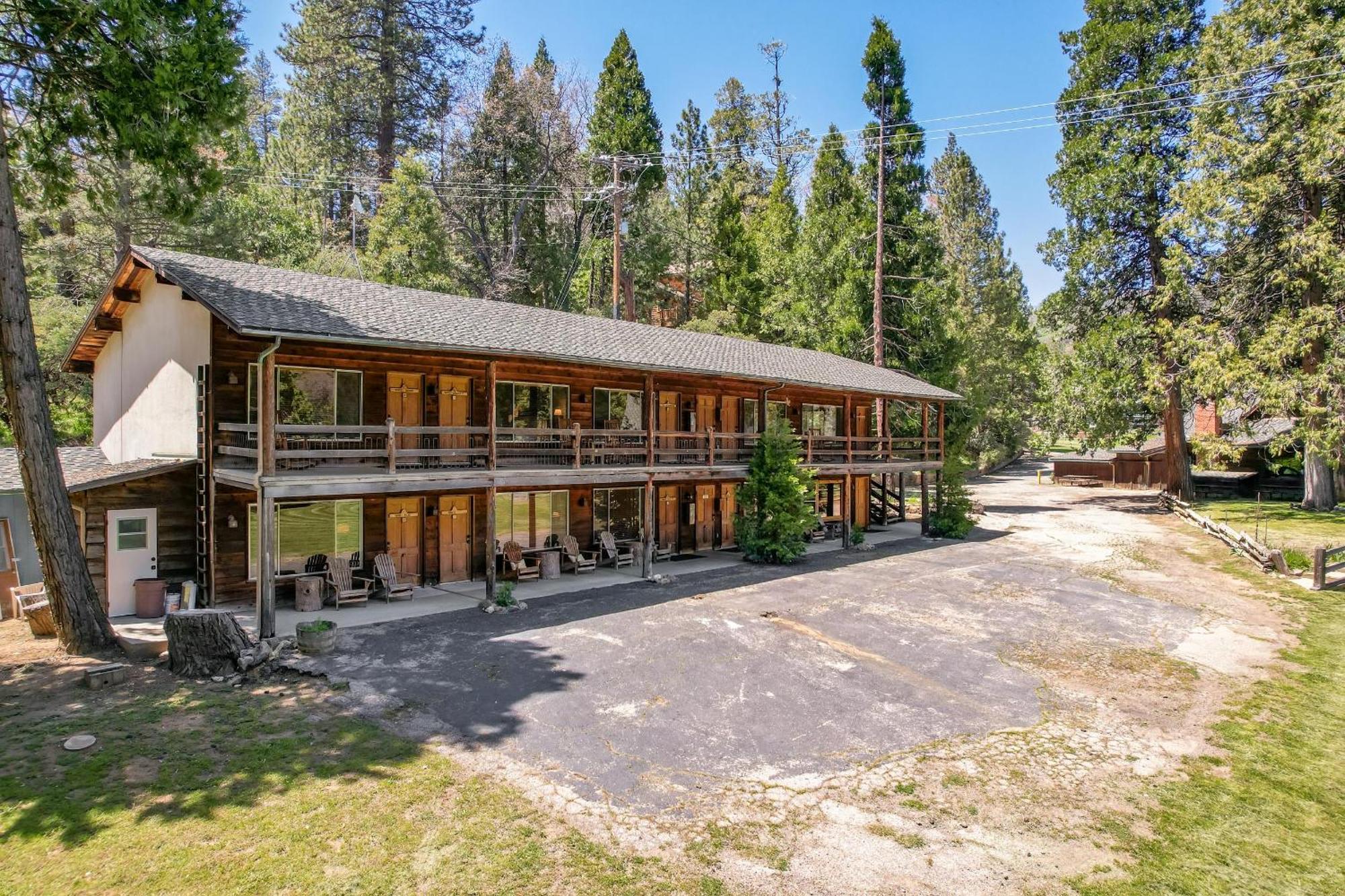 Big Pine Suite Cn Lodge R#1 Ponderosa Exterior photo