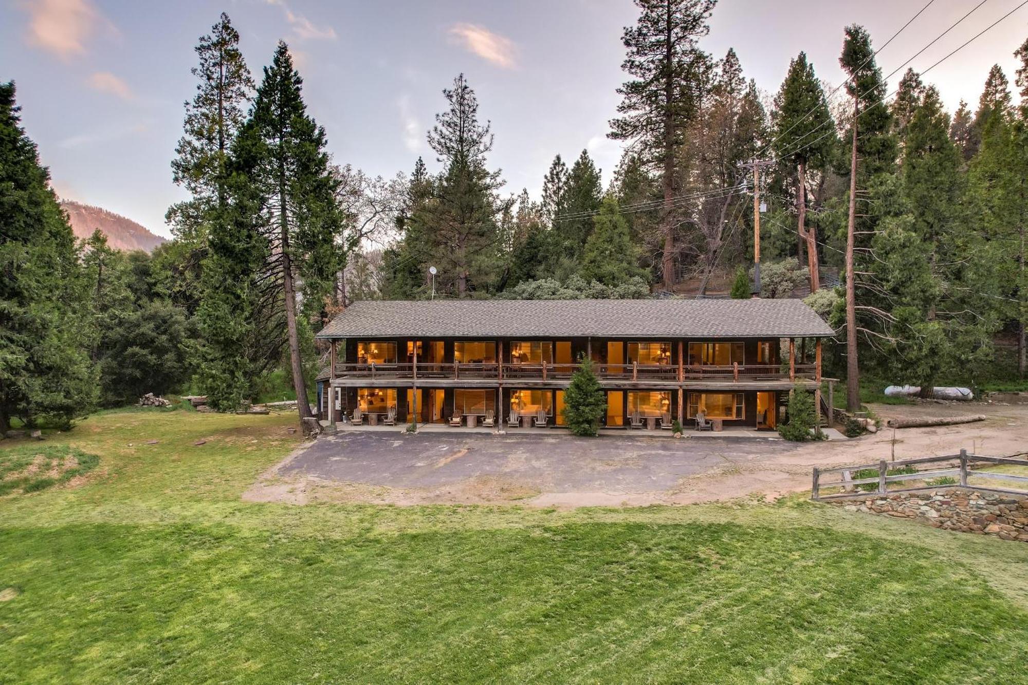 Big Pine Suite Cn Lodge R#1 Ponderosa Exterior photo